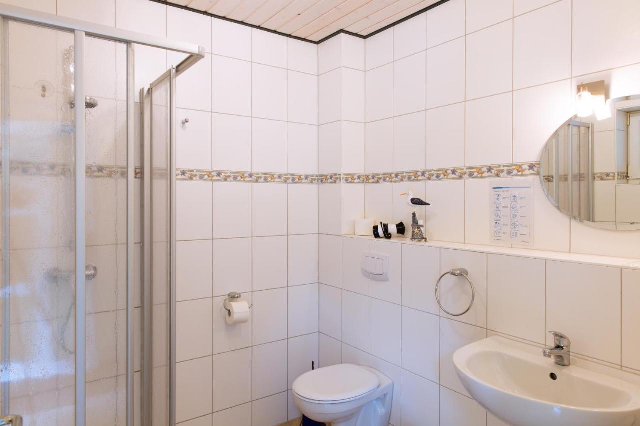 Eulenhof Ruegen Apartment Путбус Екстериор снимка