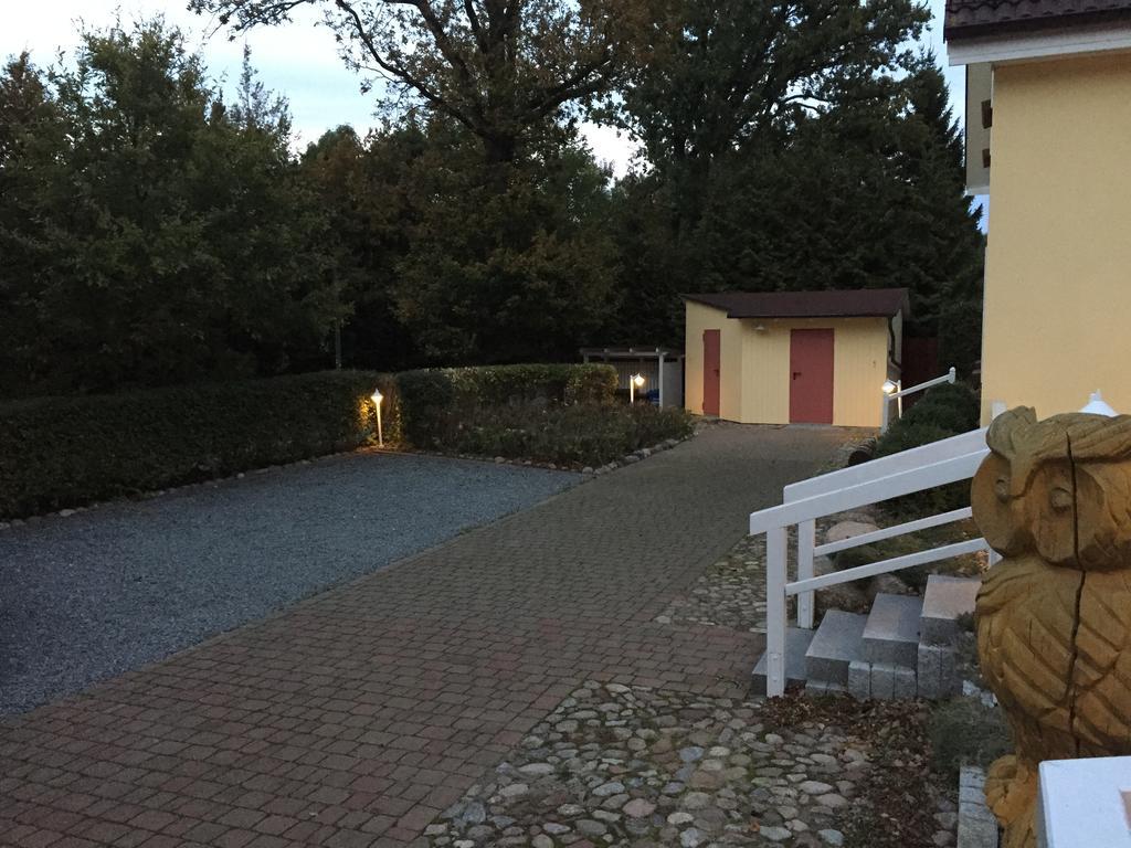 Eulenhof Ruegen Apartment Путбус Екстериор снимка
